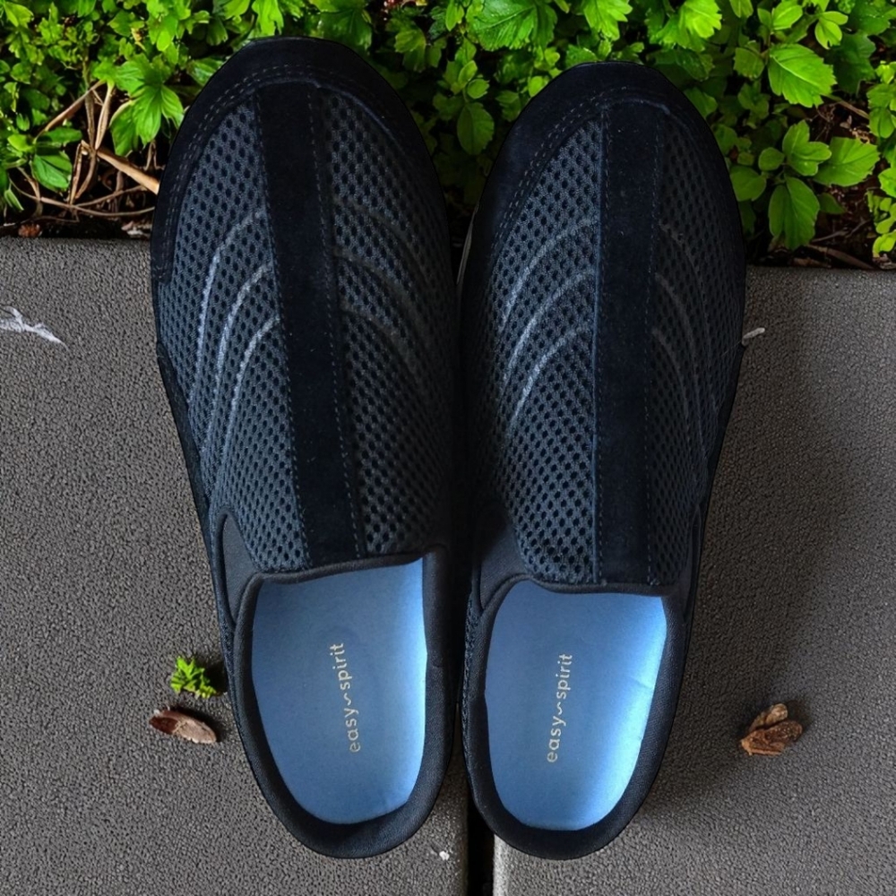 Easy Spirit Black and White Slip-On Shoes